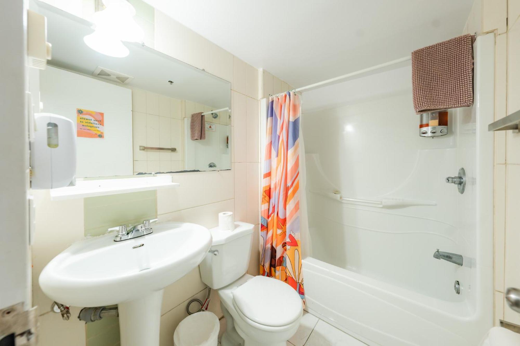Samesun Montreal Hotel & Hostel — Photos 1